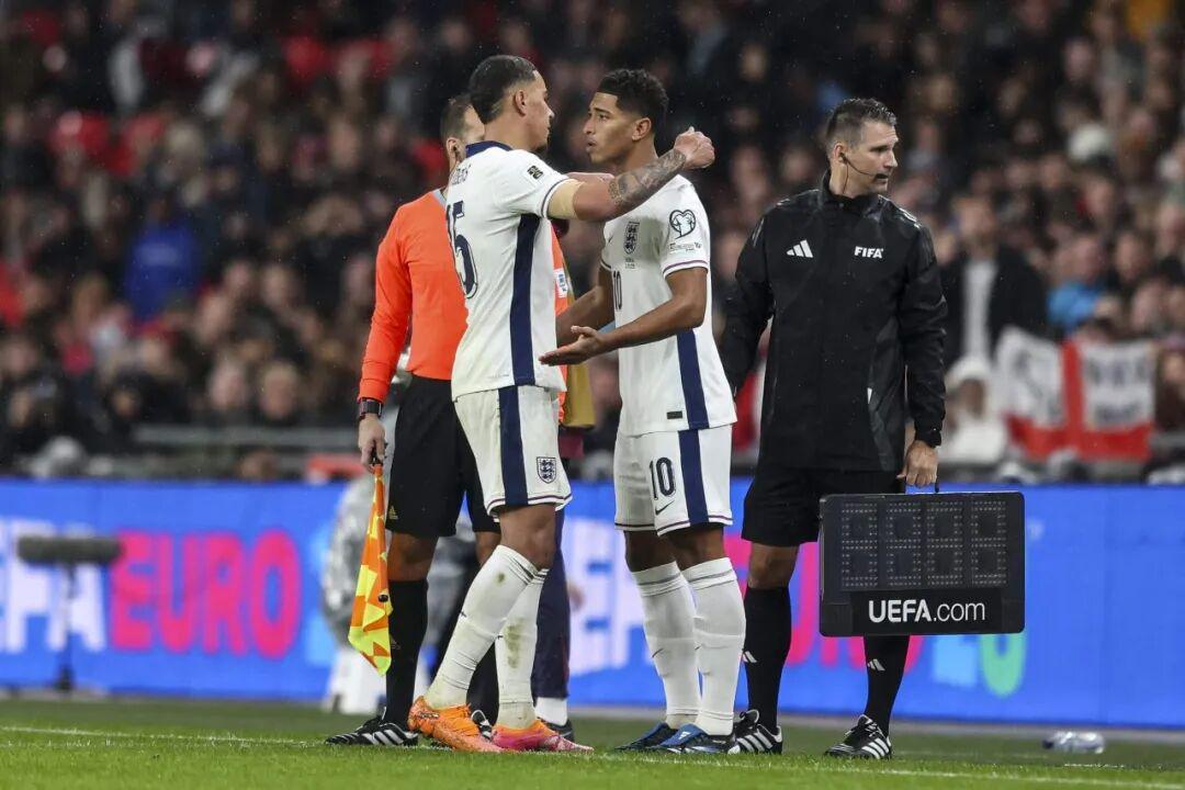 世界杯客户端升级下载-维拉“寒王”，已进化成英超新型前腰代表