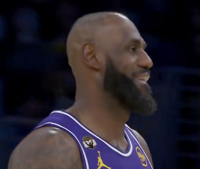 世界杯比赛在线观看地址-联盟第一！湖人关键时刻15胜2负 詹姆斯8失误末节却轰10分逆转