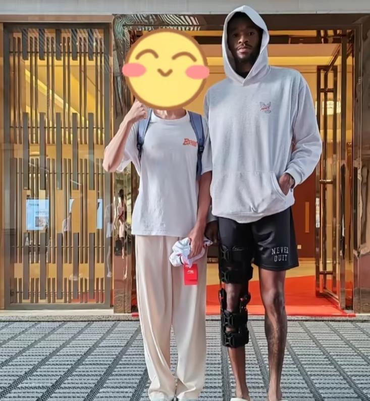 世界杯手机高清观看软件-季后赛还未开始，萨林杰已经找好下家；萨姆纳膝盖伤势严重